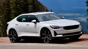 Το Polestar 2 παίρνει update 68 ίππων επί πληρωμή