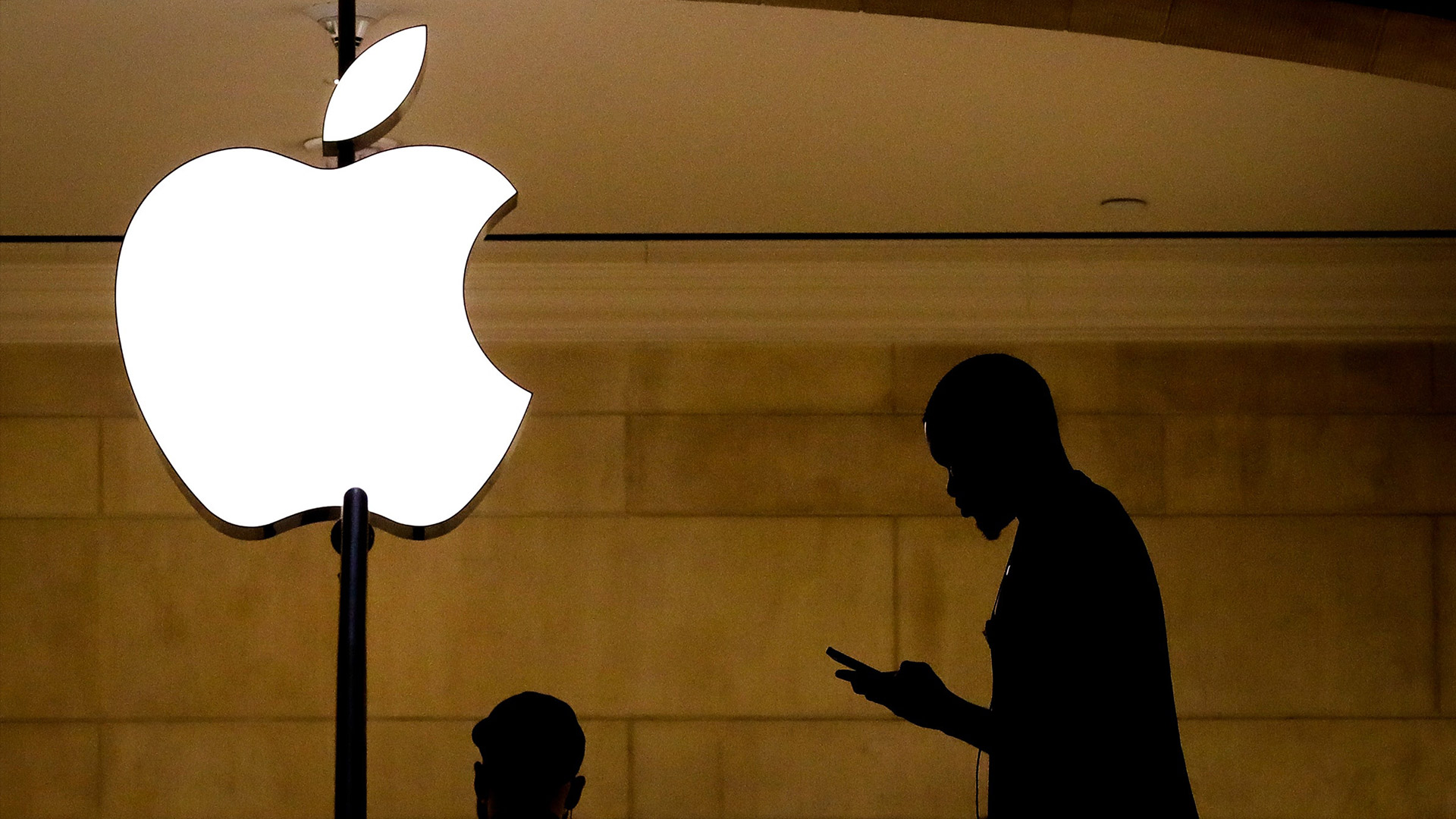 Η Apple αποσύρει το αμφιλεγόμενο σχέδιο παρακολούθησης των φωτογραφιών σας