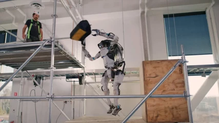 Το ρομπότ Atlas γίνεται οικοδόμος στο νέο βίντεο της Boston Dynamics
