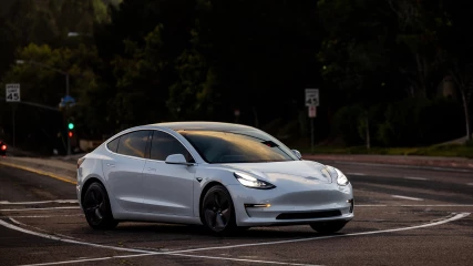 Η Tesla έστησε το video του Autopilot παραπλανώντας τον κόσμο