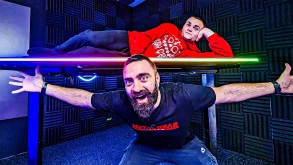 Ήρθε ένα ΑΠΙΣΤΕΥΤΟ πράγμα στο στούντιο! | Cooler Master Chairs & Desk