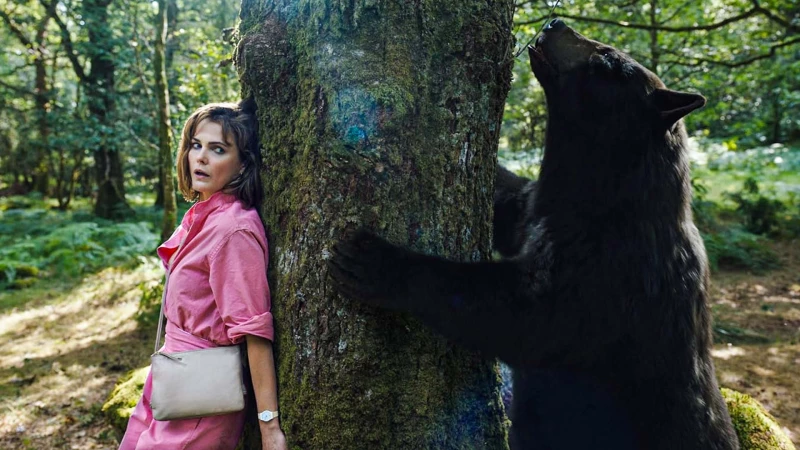 Cocaine Bear: Η viral ταινία με την αρκούδα που τρώει ναρκωτικά έχει νέο βίντεο