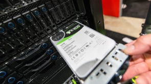 Η Seagate ετοιμάζει σκληρούς δίσκους-«τέρατα» με 30 TB και 50 TB χωρητικότητα