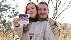 PewDiePie: Ο πασίγνωστος YouTuber περιμένει παιδί και η ανακοίνωση έγινε viral