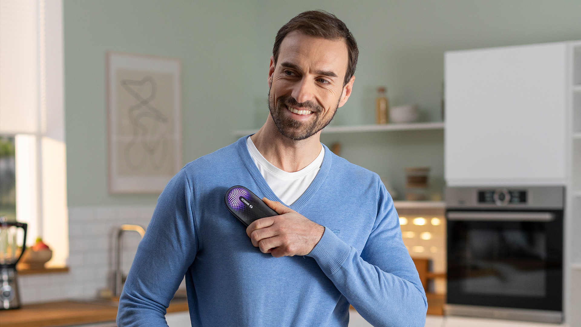 Bosch FreshUp: Το gadget που φρεσκάρει ρούχα στο λεπτό