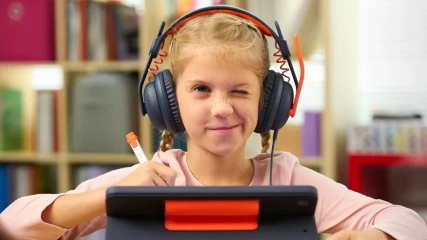 Logitech: Τα νέα της ακουστικά σχεδιάστηκαν ειδικά για παιδιά που παίζουν με tablets