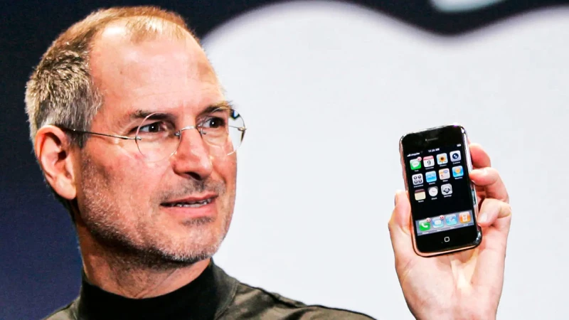 Μάθαμε ποιος αγόρασε το σφραγισμένο iPhone του 2007 για $40.000 και είναι γνωστός!