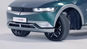 Hyundai: Δείτε το σύστημα e-Corner που το μετατρέπει σε αυτοκίνητο-κάβουρα (BINTEO)