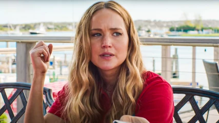 Δείτε μία σκηνή από την ακατάλληλη για ανηλίκους κωμωδία της Jennifer Lawrence