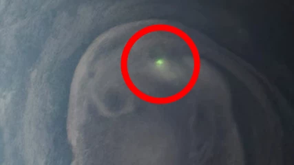 H NASA κατέγραψε μυστηριώδες πράσινο φως στην επιφάνεια του Δία (ΦΩΤΟ)