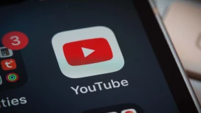 Το YouTube αποκτά μεταγλώττιση σε διάφορες γλώσσες μέσω ΑΙ