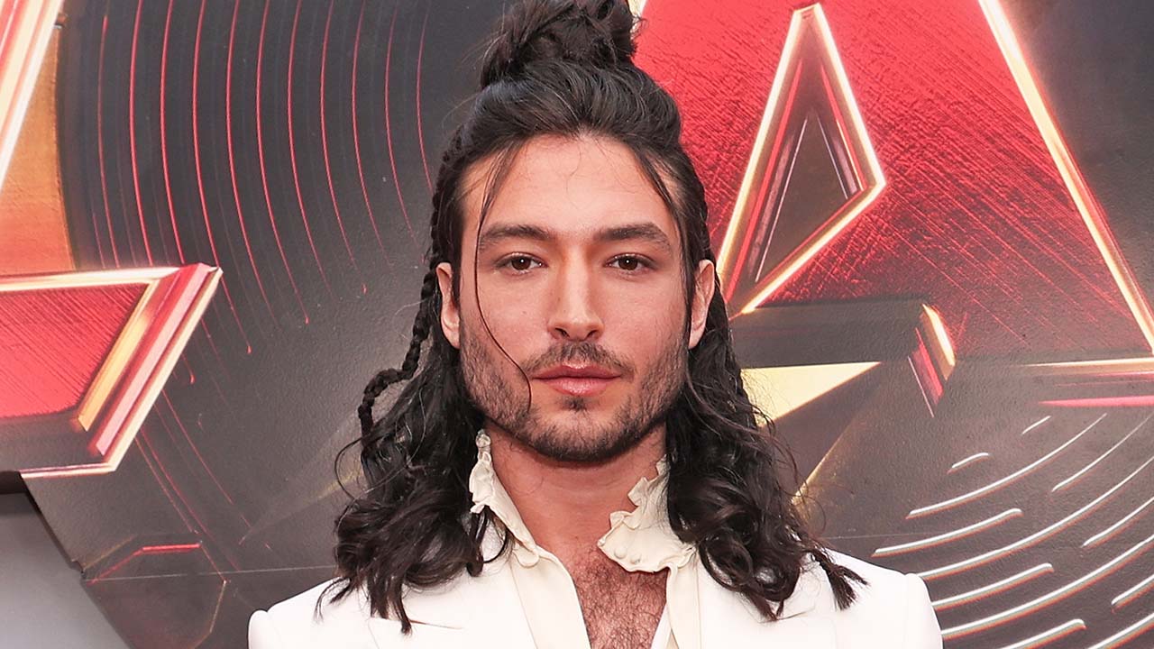 Νέες εξελίξεις για τον Ezra Miller σε μια από τις ανοιχτές υποθέσεις ανάρμοστης συμπεριφοράς