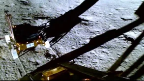 Το rover της Ινδίας εντόπισε για πρώτη φορά ένα στοιχείο στο νότιο πόλο της Σελήνης