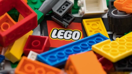 Η LEGO ακυρώνει το ανακυκλωμένο πλαστικό για τα τουβλάκια της, επειδή δε θα βοηθήσουν τον πλανήτη