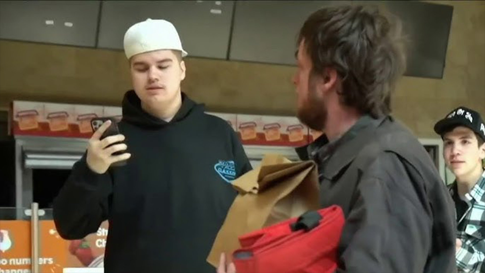 Αθώος ο ντελιβεράς που πυροβόλησε φαρσέρ YouTuber (BINTEO)