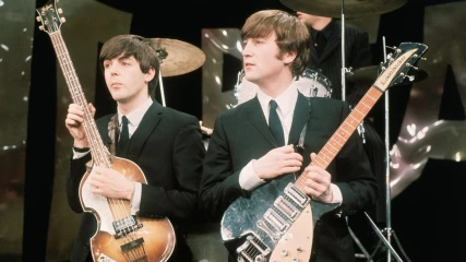 Ακούστε το νέο κομμάτι των Beatles με τον Τζον Λένον να “ανασταίνεται“ μέσω ΑΙ