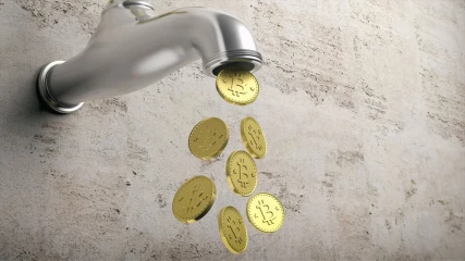 Κάθε συναλλαγή Bitcoin χρησιμοποιεί νερό που γεμίζει μία πισίνα
