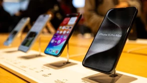 Η Apple προσφέρει σπάνια έκπτωση στα iPhone 15
