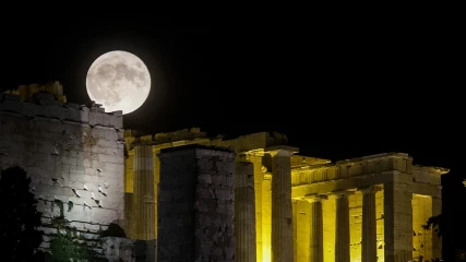 Δείτε τις πανέμορφες φωτογραφίες από το “Φεγγάρι του Λύκου“ - Πότε είναι η επόμενη πανσέληνος του 2024