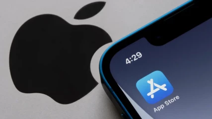 Η Apple αφαίρεσε εκτάκτως AI εφαρμογές από τα iPhone