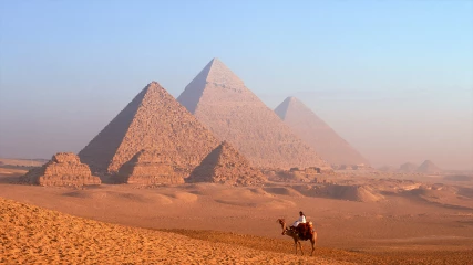 Πώς χτίστηκαν οι πυραμίδες; Επιστήμονες πιστεύουν πως έλυσαν το μυστήριο (ΕΙΚΟΝΕΣ)