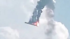 Κινεζικός πύραυλος εκτοξεύτηκε κατά λάθος και έπεσε σε διπλανό βουνό (ΒΙΝΤΕΟ)