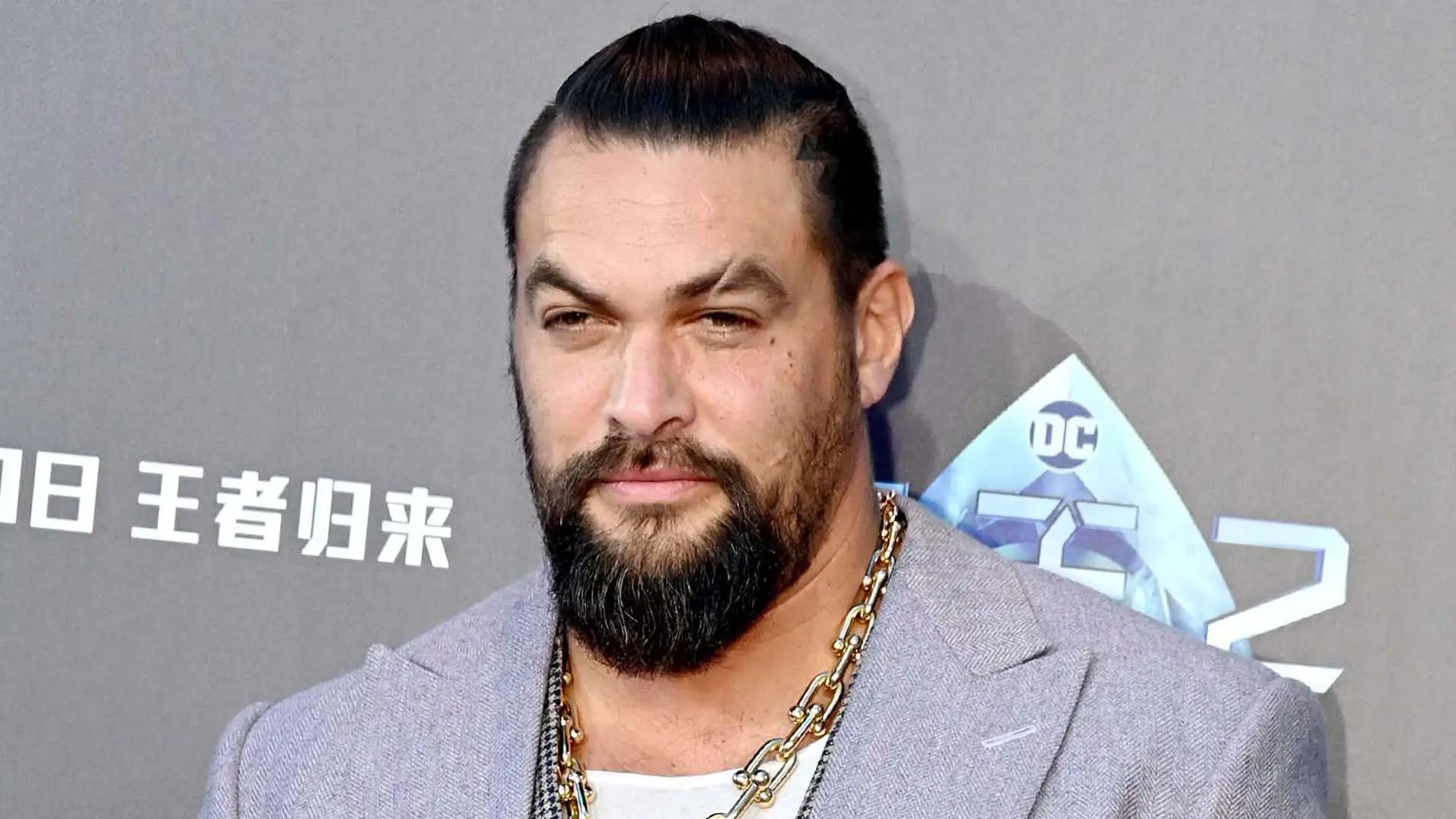 Ο Jason Momoa κάνει “twist” με τη νέα του ταινία