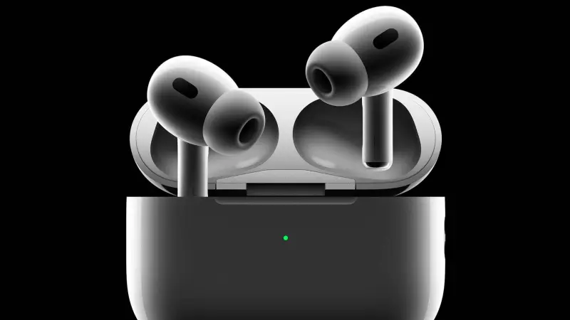 Ακούγονται “πραγματάκια” για τα AirPods Pro 3 της Apple
