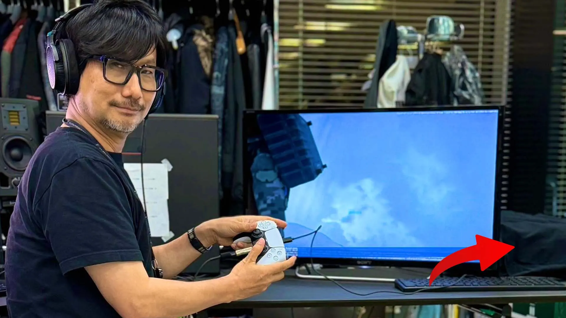 PS5 Pro: Ο Hideo Kojima παίζει Death Stranding 2 σε σκεπασμένη κονσόλα και το ίντερνετ απορεί (ΦΩΤΟ)