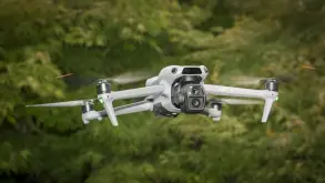 Το DJI Air 3S είναι επίσημο με εξαιρετικές δυνατότητες σε χαμηλό φωτισμό