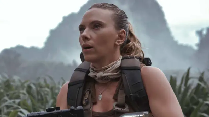 Δείτε την Scarlett Johansson στο νέο Jurassic World!
