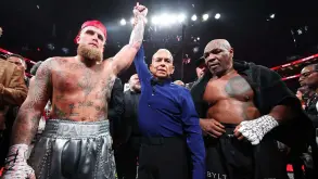 Mike Tyson vs Jake Paul: Μάθαμε πόσοι παρακολούθησαν τον viral αγώνα του Netflix!