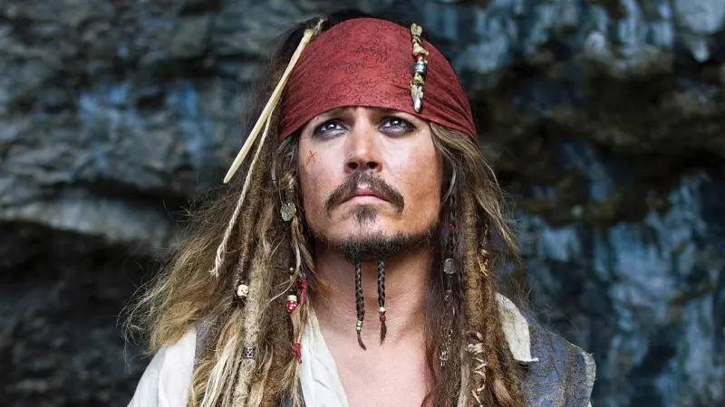 Πειρατές της Καραϊβικής: Η Disney ετοιμάζει και σενάριο με τον Johnny Depp πρωταγωνιστή!