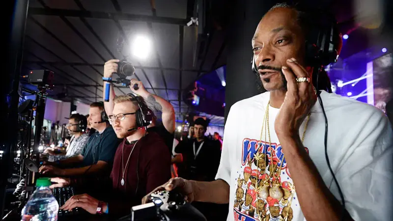 Ο Snoop Dogg ήταν μεταξύ των κορυφαίων gamers του 2024!
