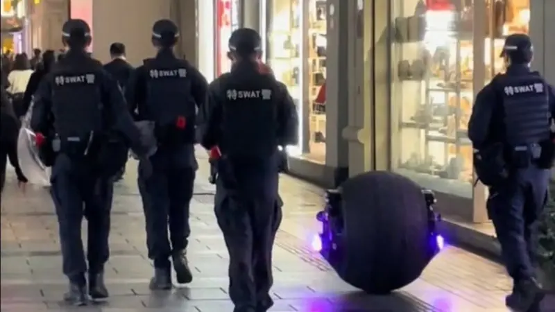 Αστυνομικό ρομπότ κάνει το Black Mirror πραγματικότητα (ΒΙΝΤΕΟ)