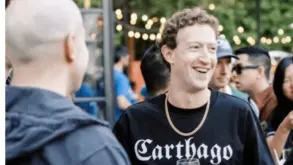 Ο Mark Zuckerberg πουλάει την επιχρυσωμένη αλυσίδα του