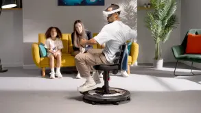 Η περιστρεφόμενη VR καρέκλα που απελευθερώνει τις κινήσεις σας