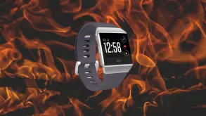 Ρολόγια της Fitbit έκαψαν 78 ανθρώπους (ΕΙΚΟΝΕΣ)