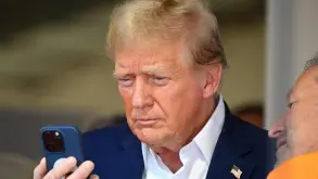 iPhone: Το speech-to-text αλλάζει τη λέξη “racist“ σε “Trump“