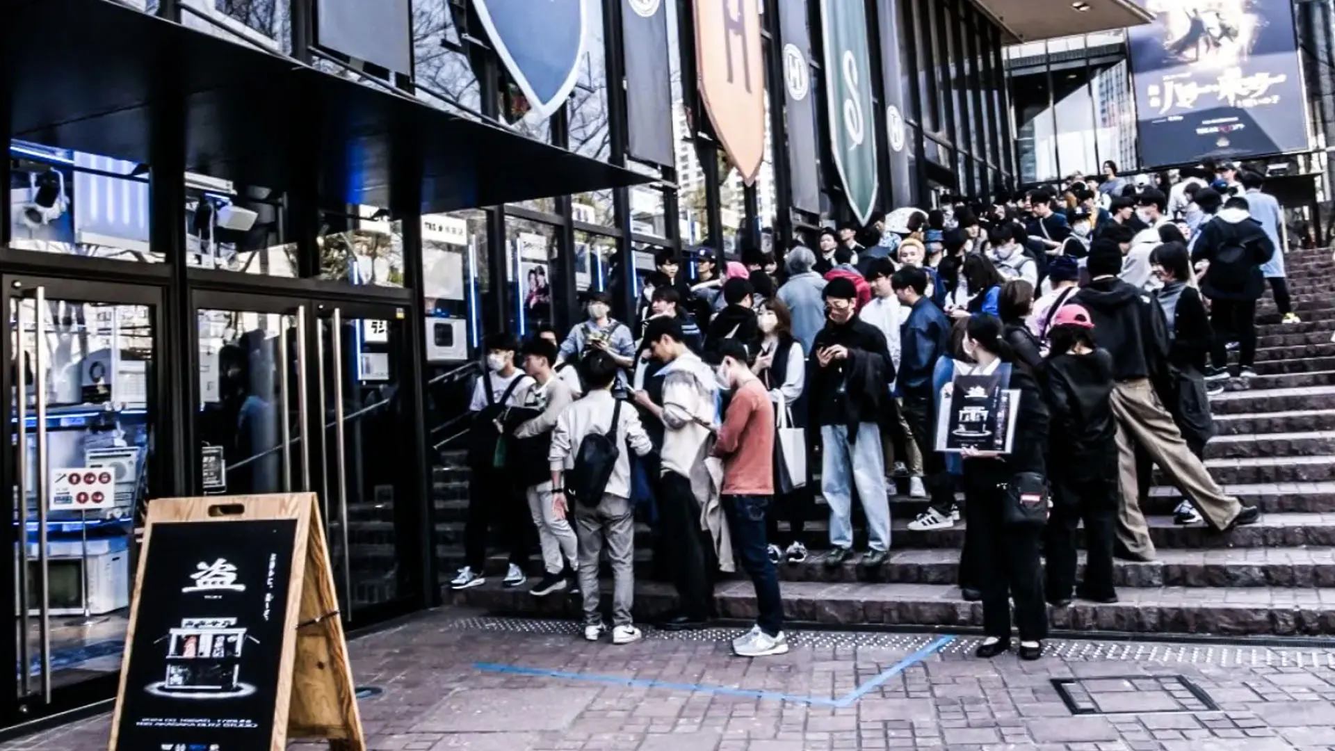 Κατάστημα στο Τόκιο επιτρέπει σε ανθρώπους να πληρώσουν $7 και να κλέψουν ό,τι θέλουν!