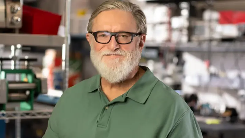 Ο Gabe Newell της Valve αποκάλυψε το παιχνίδι που “λιώνει” τελευταία