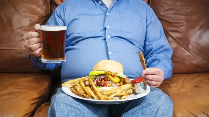 Μόλις 5 μέρες με junk food αρκούν για να οδηγήσουν στην παχυσαρκία