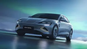 Η BYD κάνει τη φόρτιση το ίδιο γρήγορη με το γέμισμα με βενζίνη