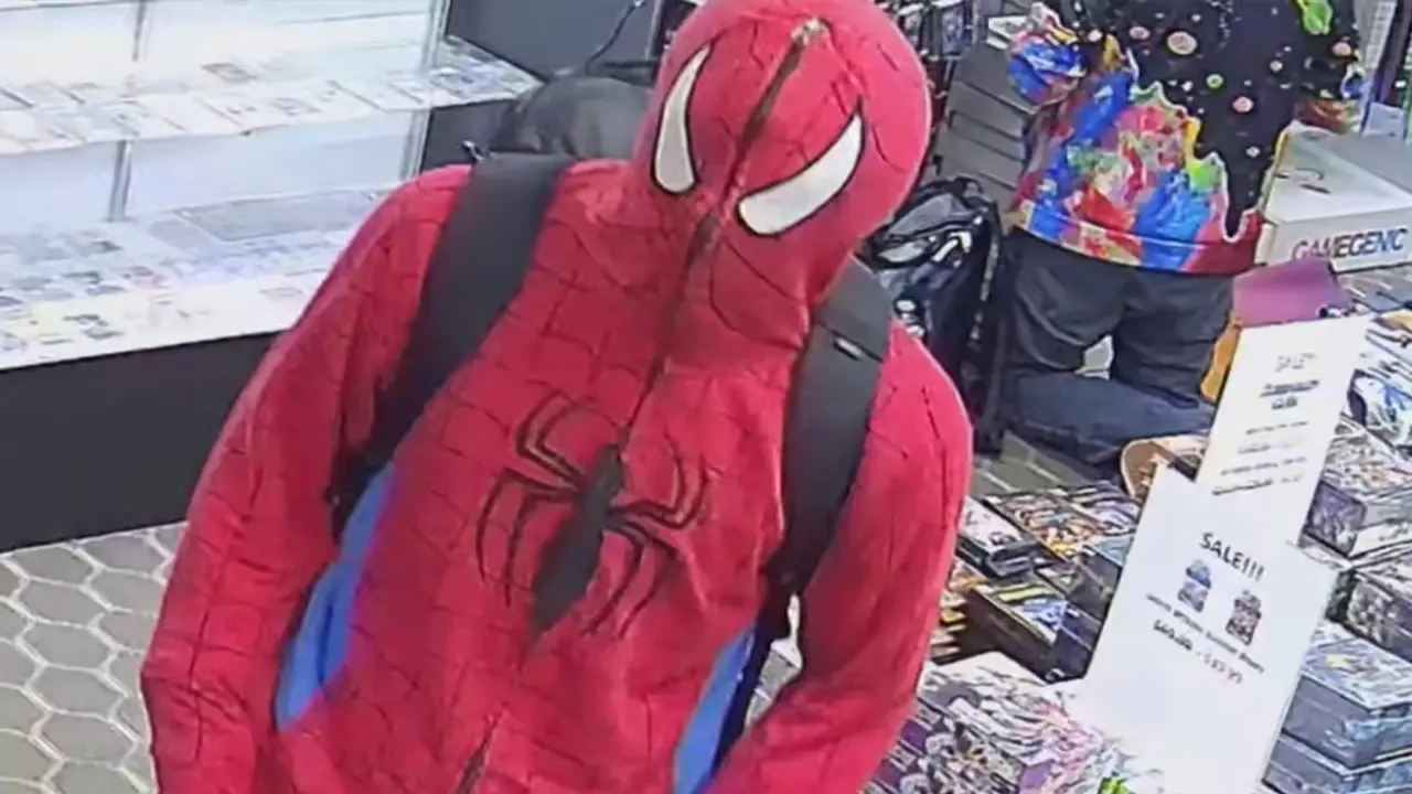 Ο… “Spider-Man“ συνελήφθη για κλοπή καρτών Pokémon αξίας $10.000!