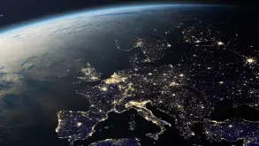 Η Ευρώπη πρέπει να διαλέξει μεταξύ αμερικανικής και κινεζικής τεχνολογίας δορυφόρων
