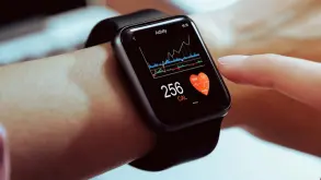 Xiaomi: Η βασίλισσα των wearables με smart bands και smartwatches