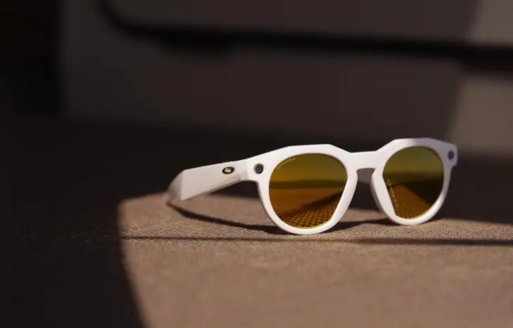Νέα smart glasses από τη Meta με την υπογραφή της Oakley