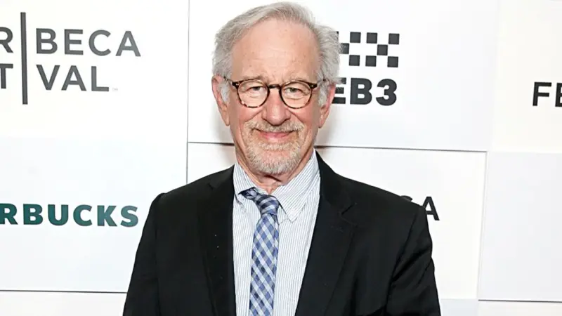 Τα πρώτα στοιχεία από την “UFO“ ταινία του Steven Spielberg