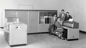 Ο πρώτος σκληρός δίσκος της IBM ζύγιζε έναν τόνο!