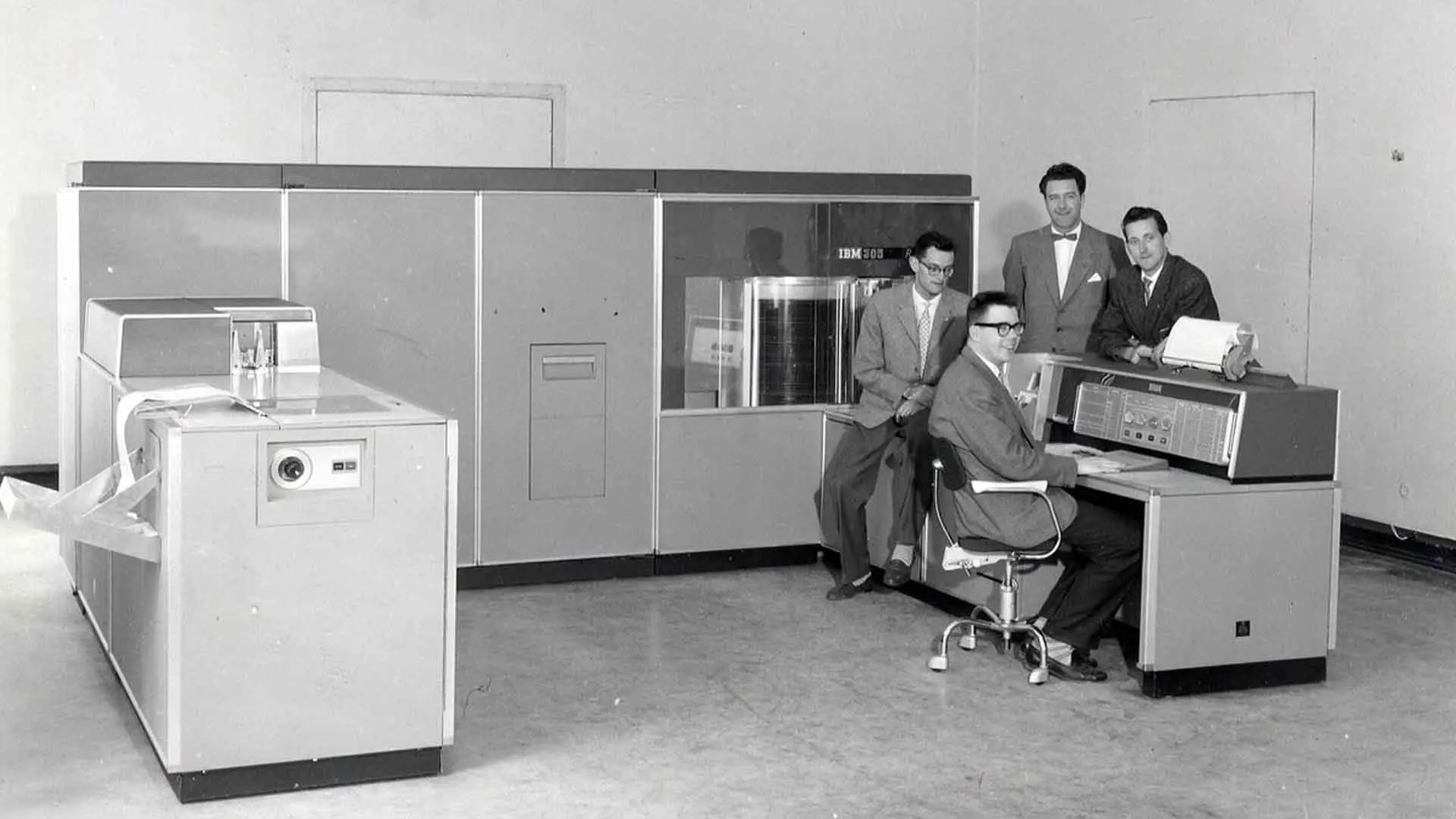 Ο πρώτος σκληρός δίσκος της IBM ζύγιζε έναν τόνο!